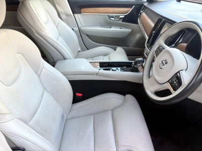2020 Volvo V90