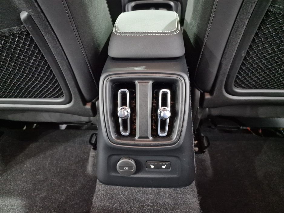 2023 Volvo XC40