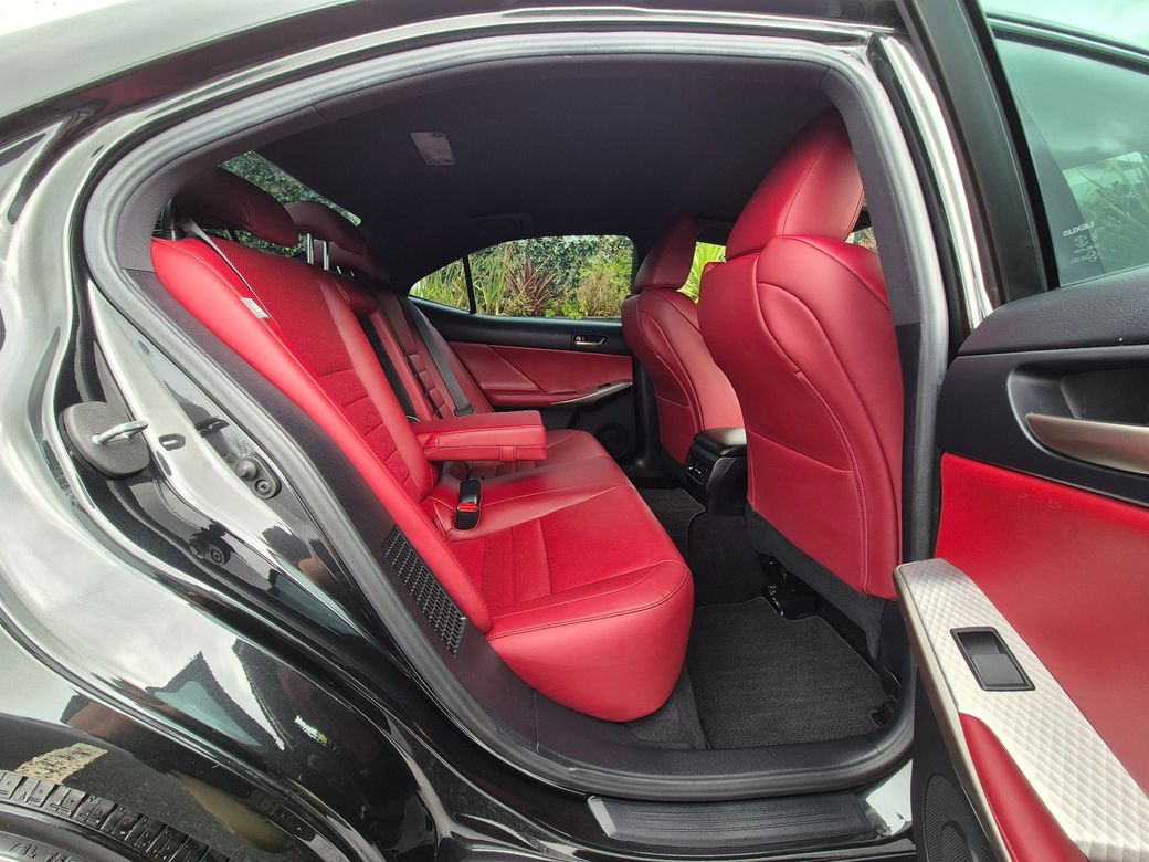 2020 Lexus IS 300h