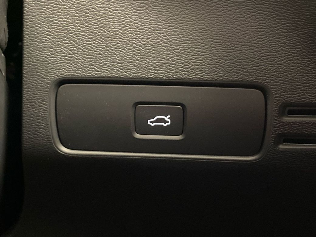 2026 Volvo EX40