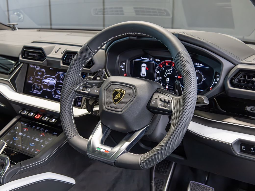 2025 Lamborghini Urus
