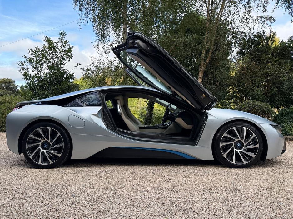 2016 BMW i8