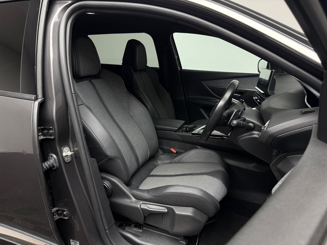 2023 Peugeot 5008