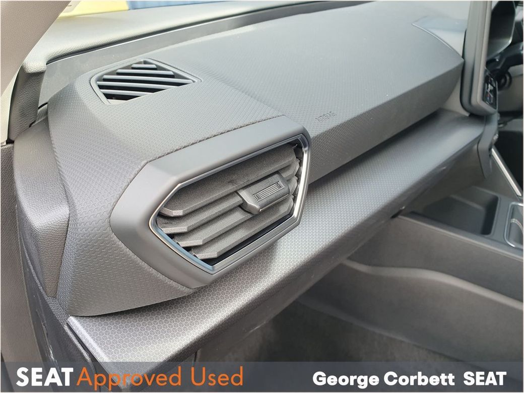 2025 SEAT Leon