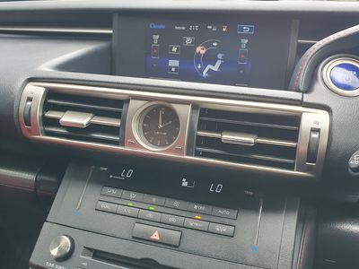 2016 Lexus IS 300h