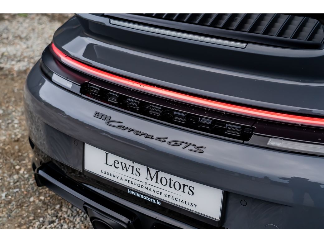 2025 Porsche 911