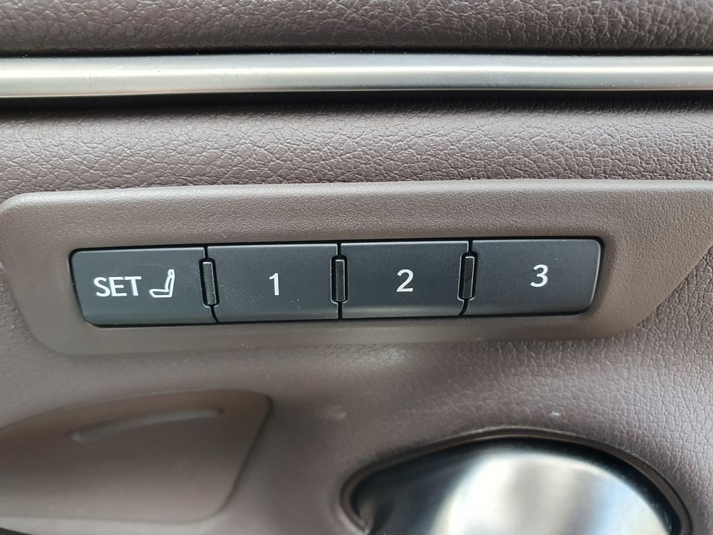 2020 Lexus ES 300h