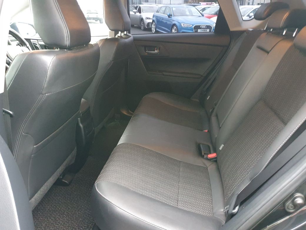2017 Toyota Auris