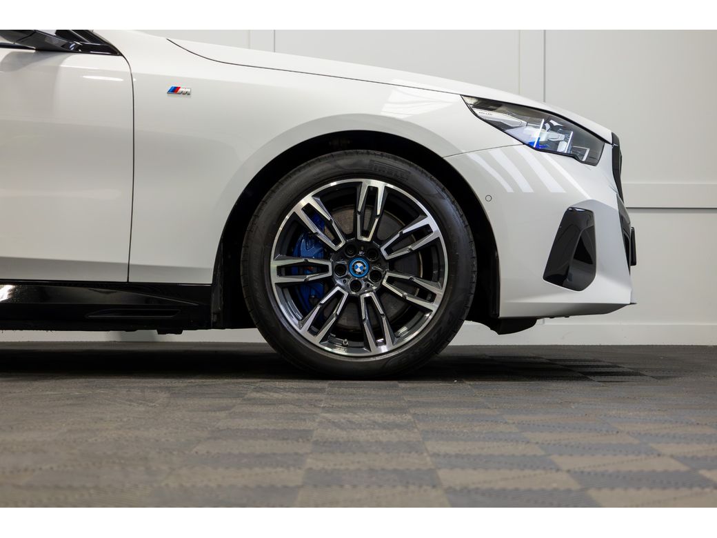 2024 BMW i5