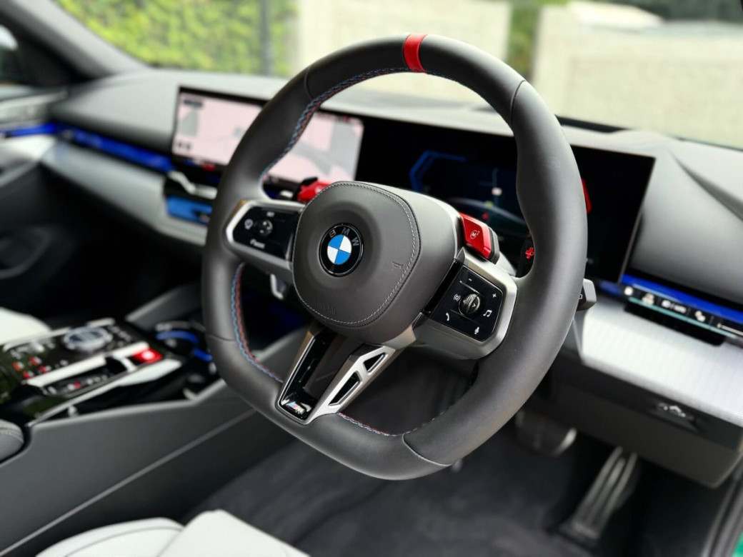 2025 BMW M5