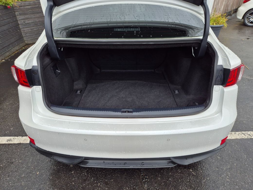 2014 Lexus IS 300h