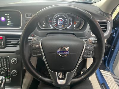 2016 Volvo V40