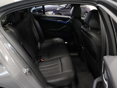 2021 BMW 530
