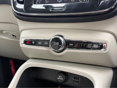 2021 Volvo XC40