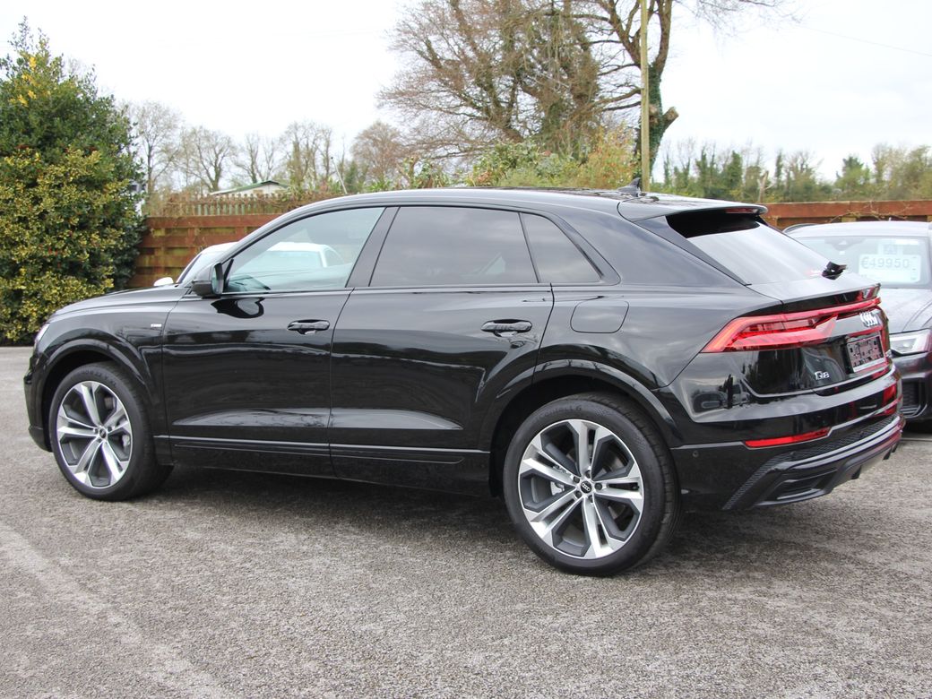 2023 Audi Q8