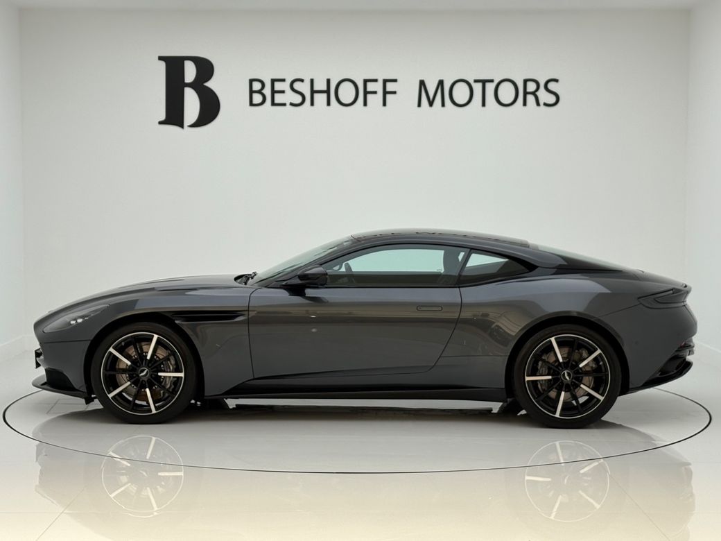 2022 Aston Martin DB11