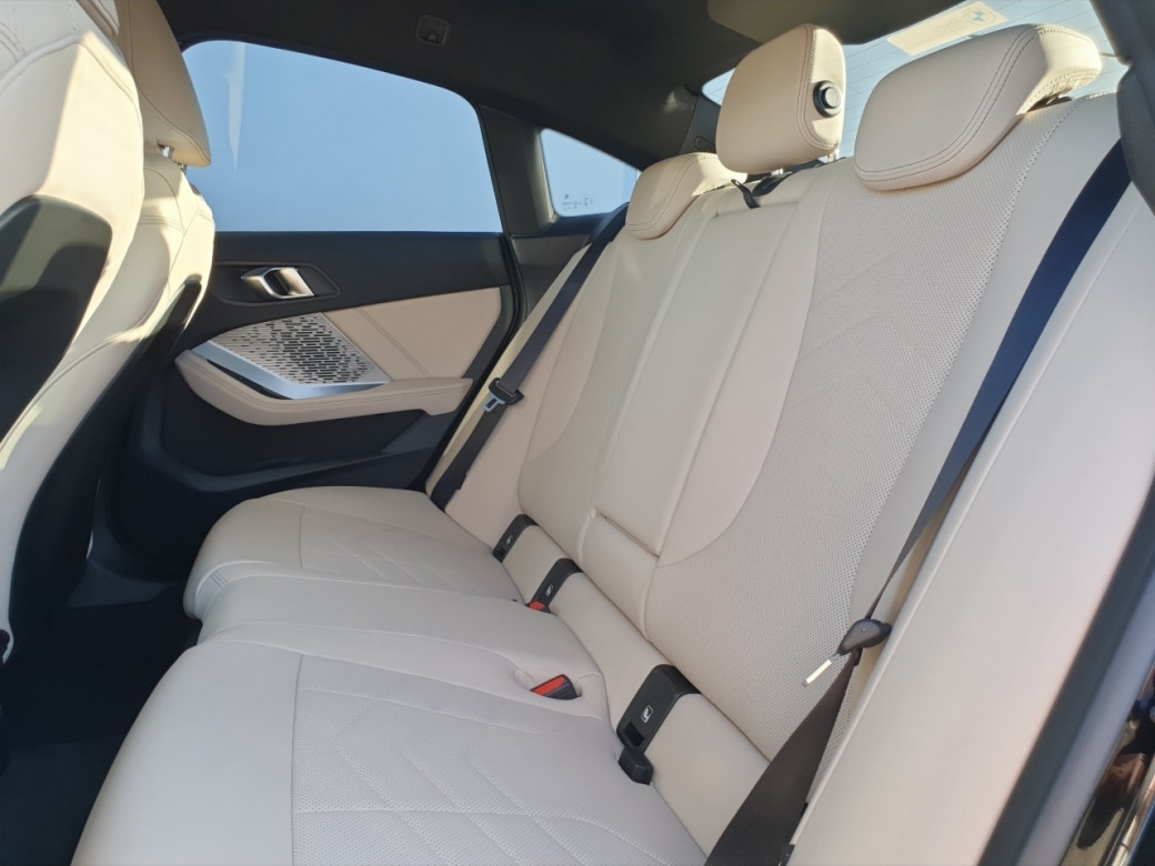 2026 BMW 220i