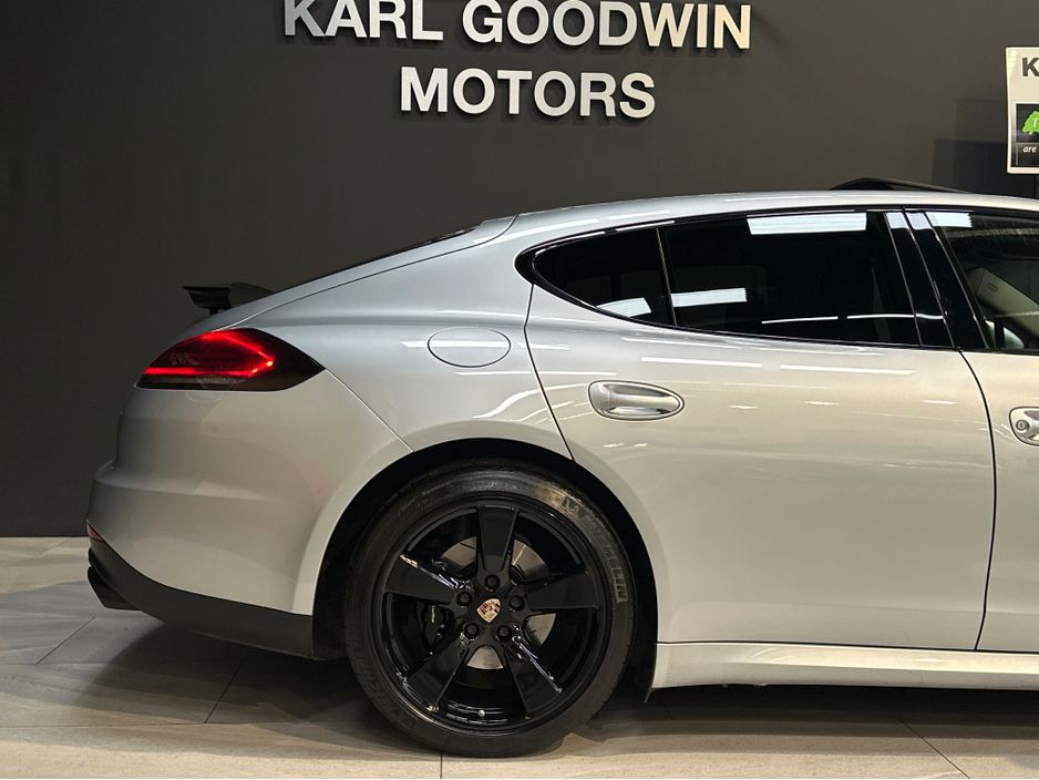 2016 Porsche Panamera