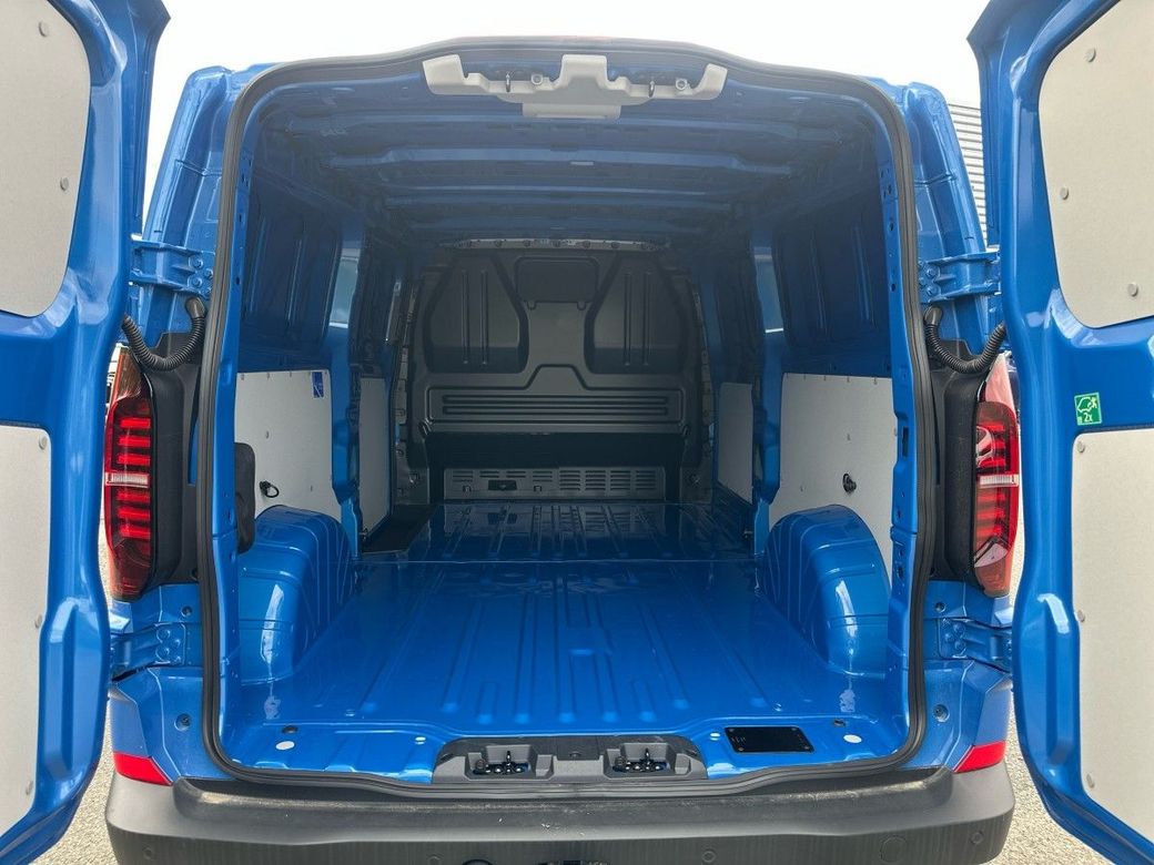2025 Volkswagen Transporter