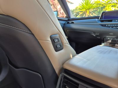 2021 Lexus ES 300h