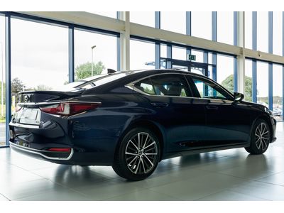 2023 Lexus ES 300h