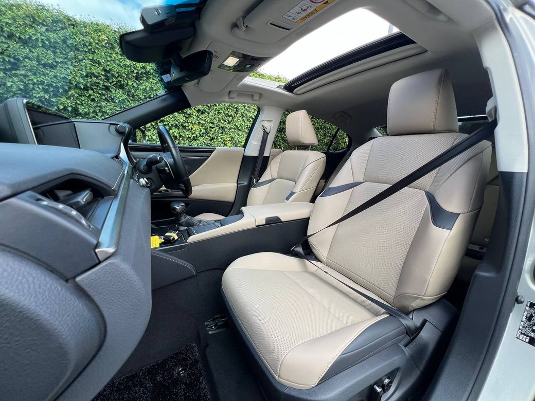 2021 Lexus ES 300h