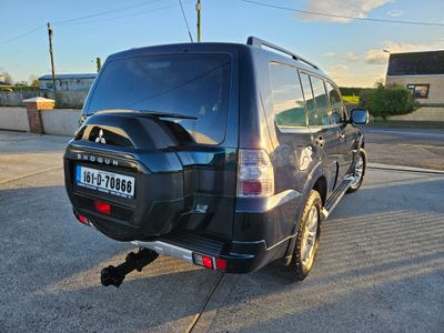 2016 Mitsubishi Shogun