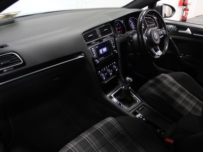 2017 Volkswagen Golf