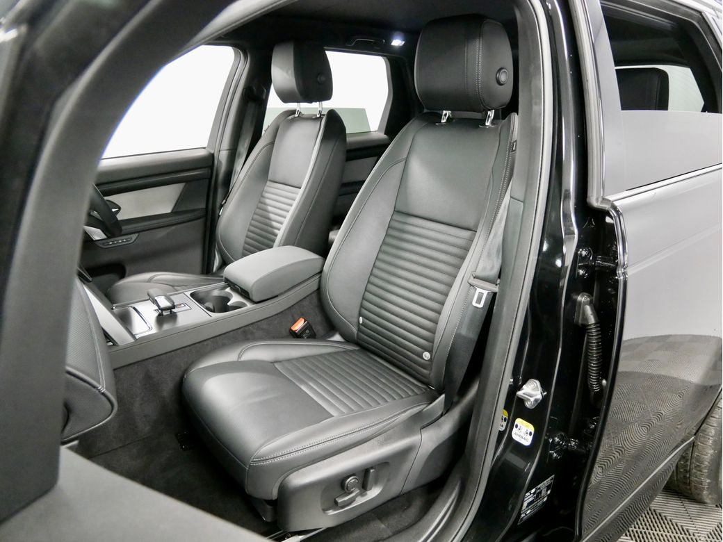 2025 Land Rover Discovery