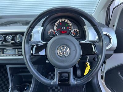 2016 Volkswagen up!