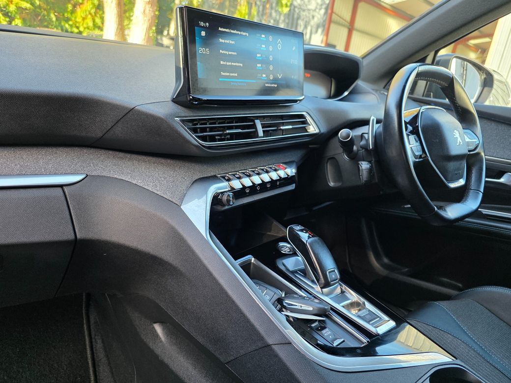 2023 Peugeot 5008