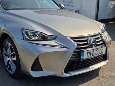 2017 Lexus IS 300h