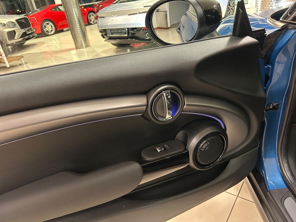 2022 Mini Hatch