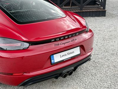 2021 Porsche Cayman