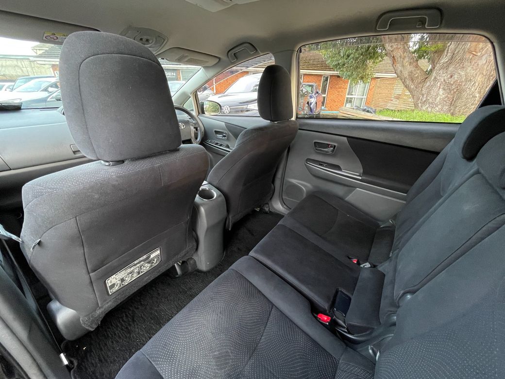 2013 Toyota Prius Alpha