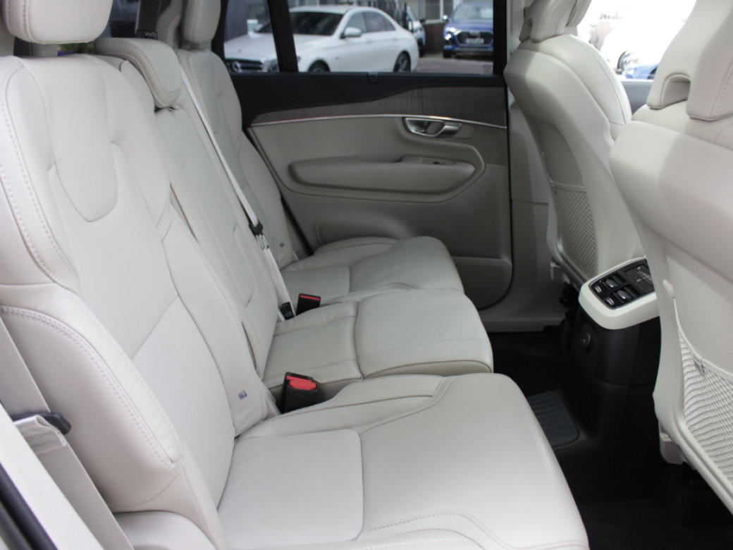 2022 Volvo XC90