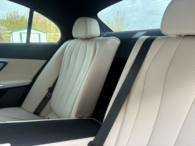 2025 Mercedes-Benz E 300