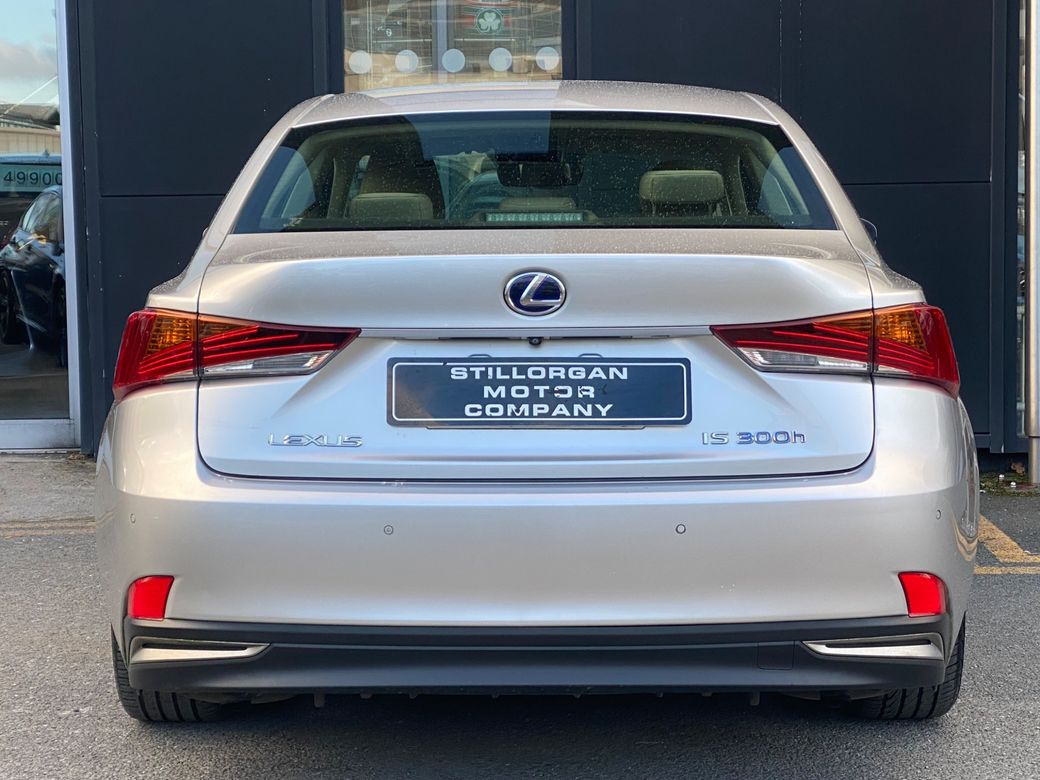 2019 Lexus IS 300h