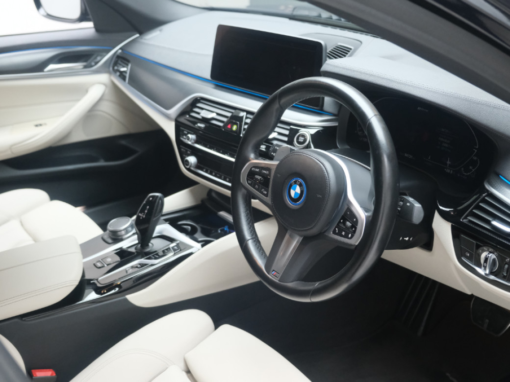 2022 BMW 5 Series