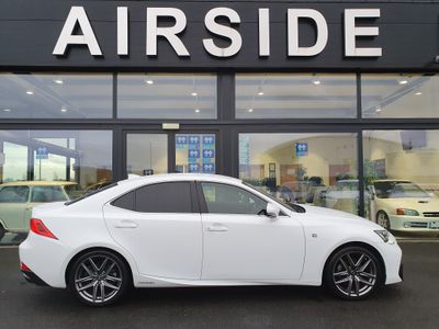 2016 Lexus IS 300h