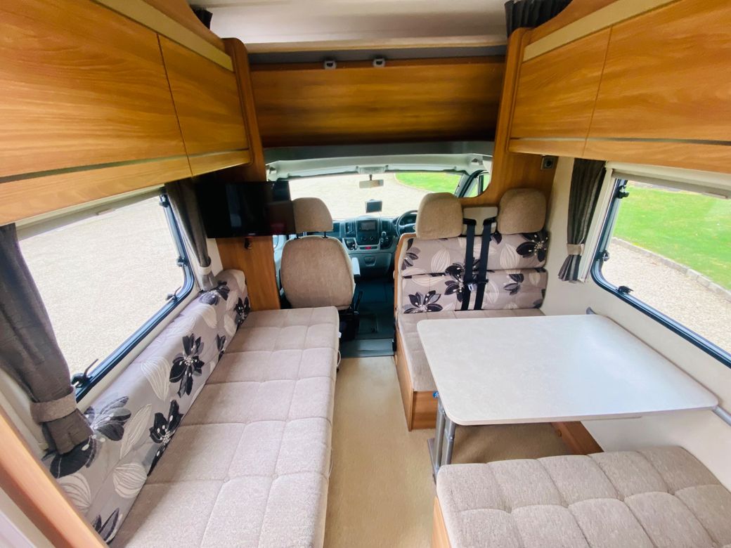 2011 SWIFT  ESCAPE 696 R.H.D MANUAL 6 BERTH