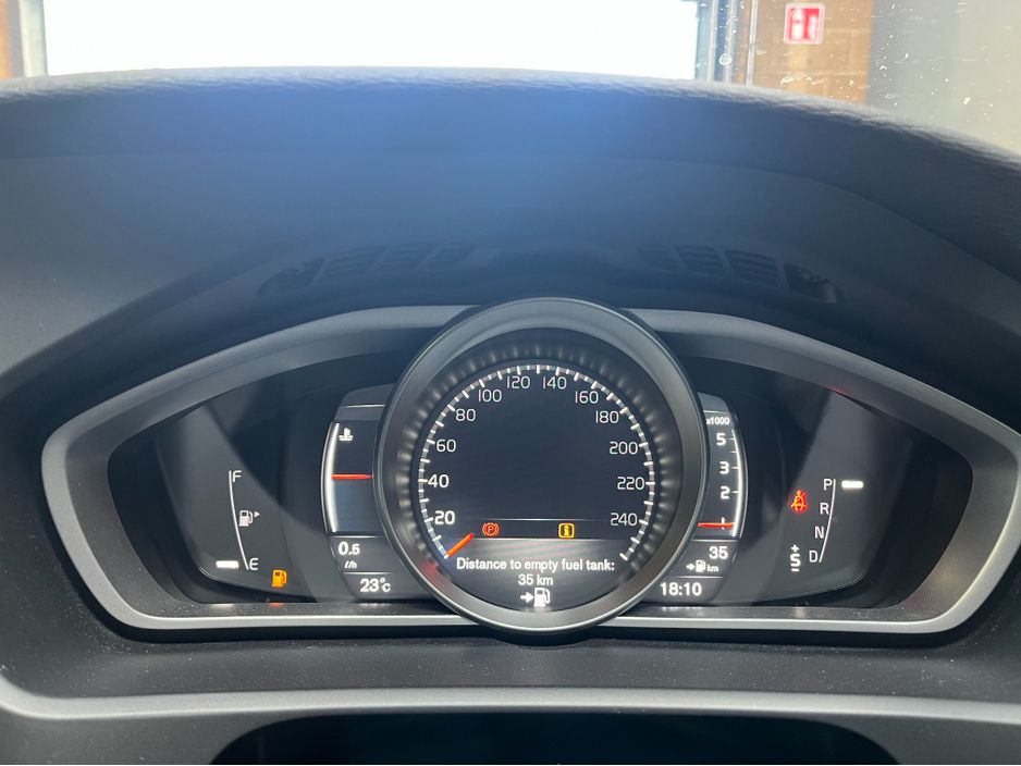 2017 Volvo V40