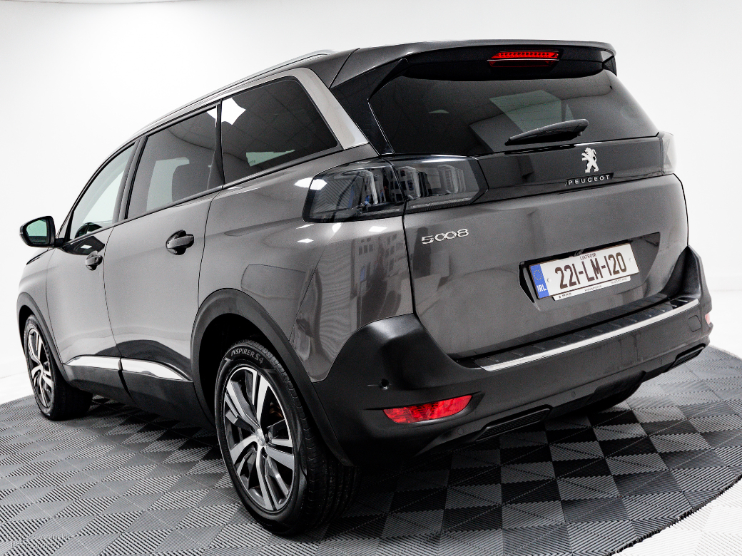 2022 Peugeot 5008