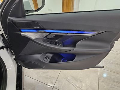 2025 BMW i5