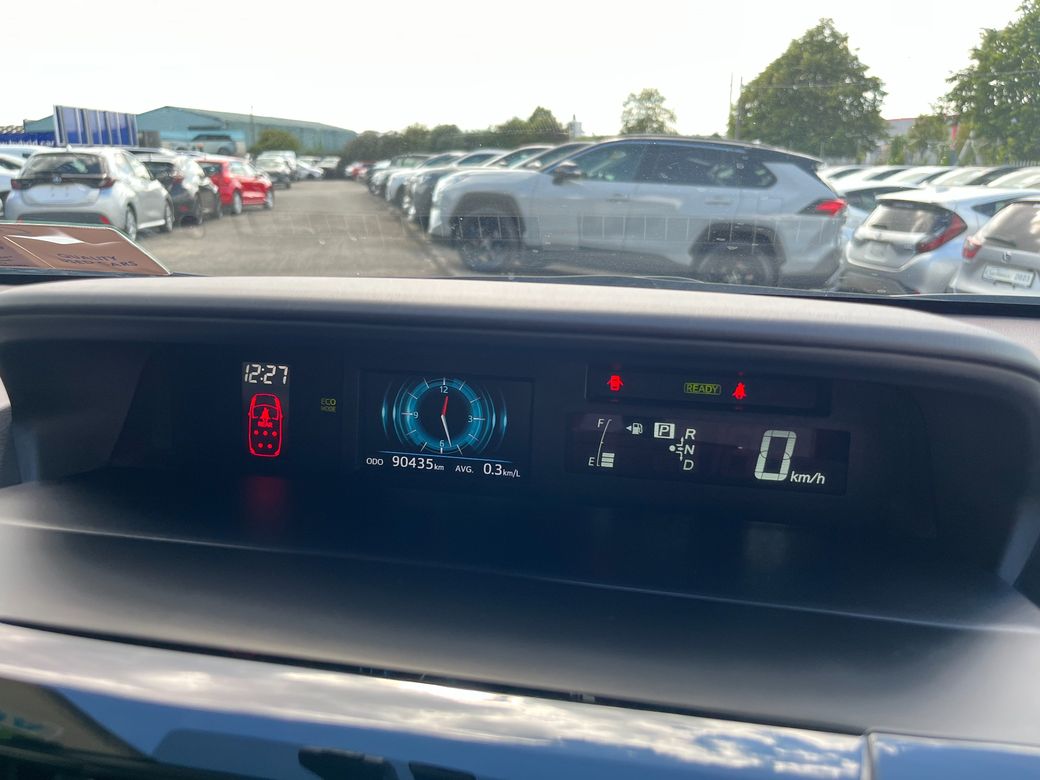 2020 Toyota Prius Alpha