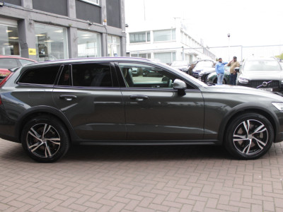 2020 Volvo V60