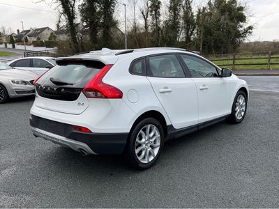 2018 Volvo V40