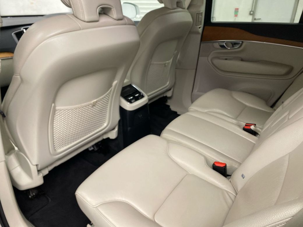 2022 Volvo XC90