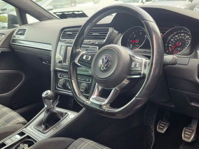 2016 Volkswagen Golf