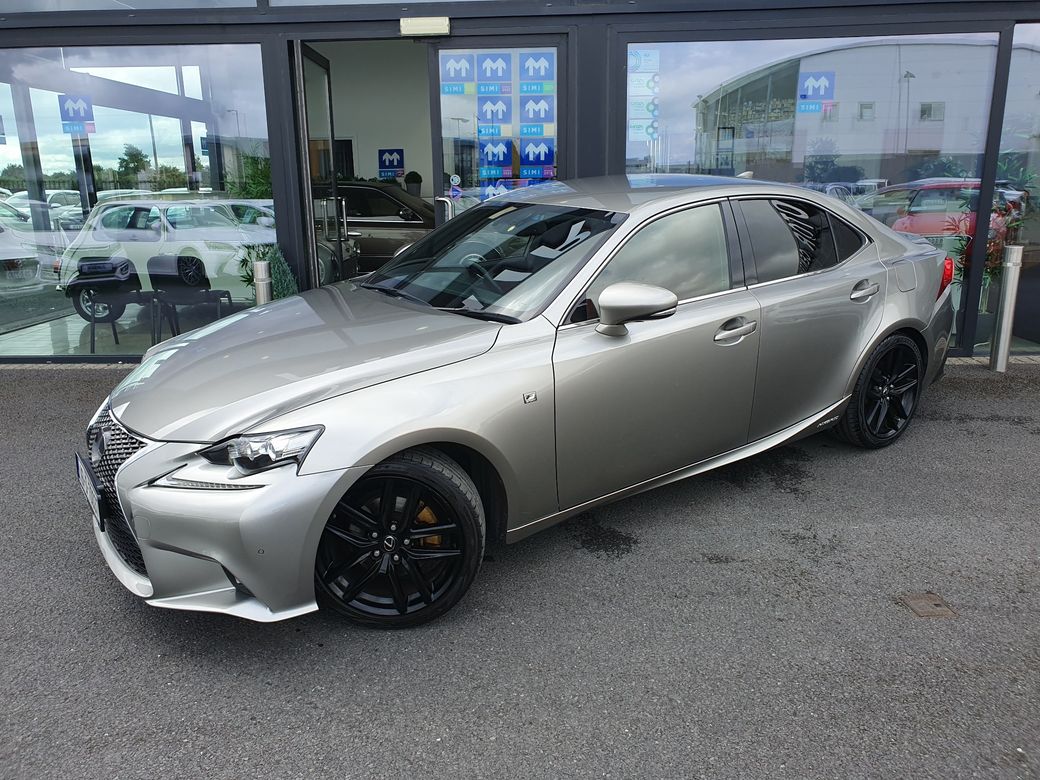 2016 Lexus IS 300h